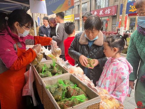 南湖广场吃瓜群众是谁,揭秘南湖广场“吃瓜群众”背后的故事