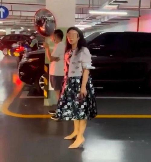 宾利女车主吃瓜群众,一场意外引发的全民热议